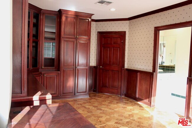 Building Photo - 11502 Dona Teresa Dr