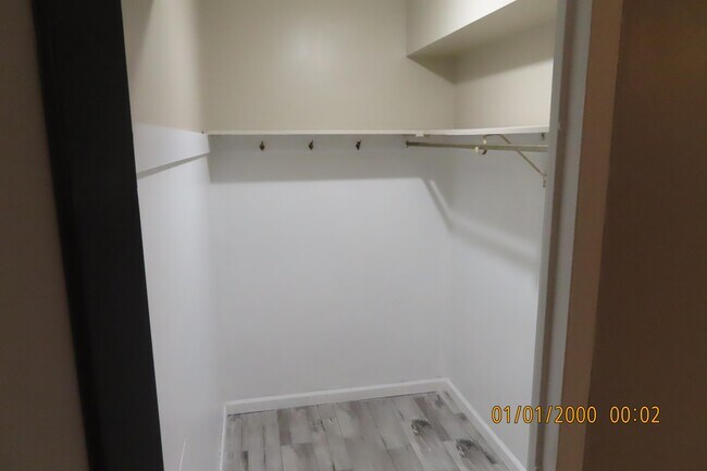 Building Photo - 1620 E Broad St