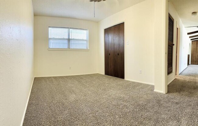 Building Photo - 4424 75th Dr