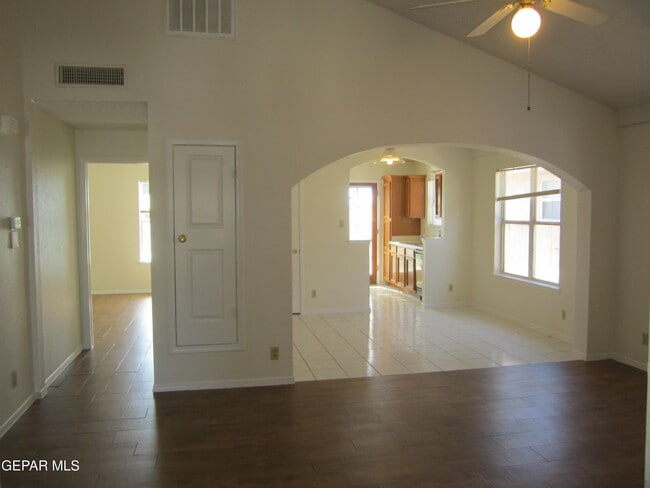 Building Photo - 11804 Kings Arms Ct