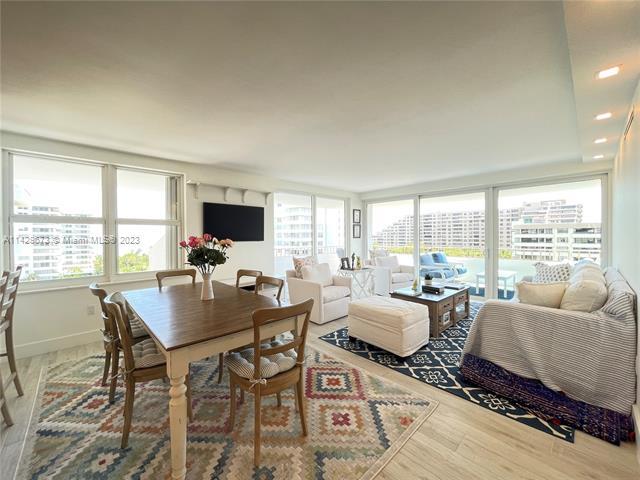 Building Photo - 155 Ocean Lane Dr