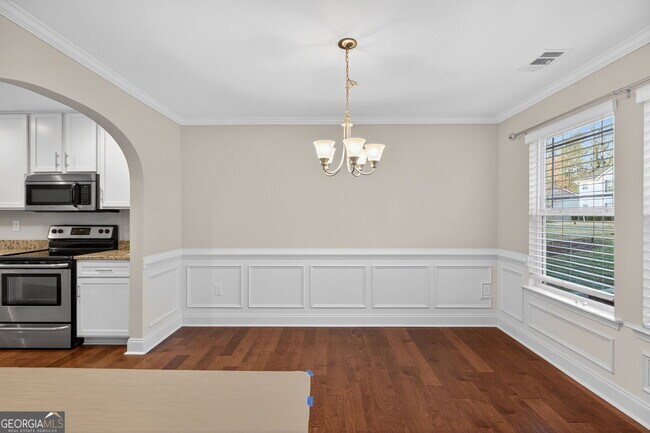 Building Photo - 5845 Garden Cir