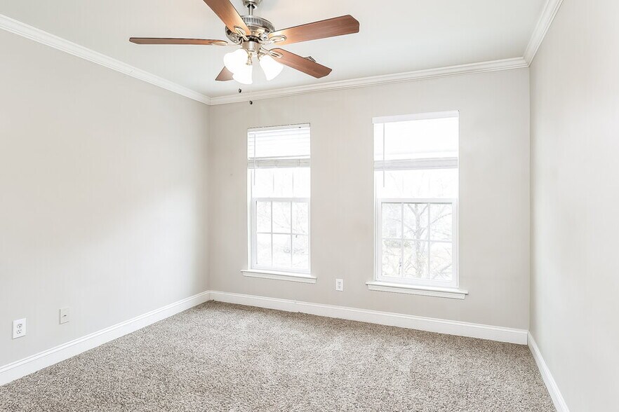 Building Photo - 11007 Holm Oak Pl