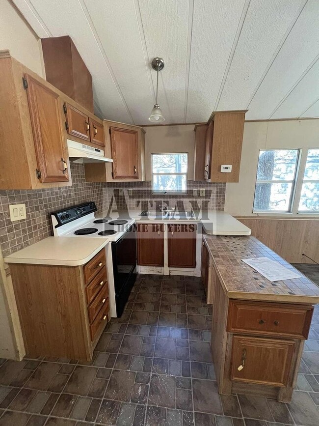 Building Photo - Cozy 1 Bedroom 1 Bath Home with Big Yard!