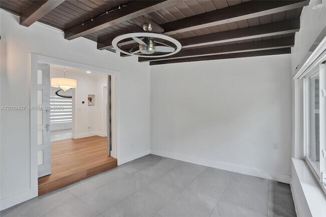 Building Photo - 213 NE 43rd St