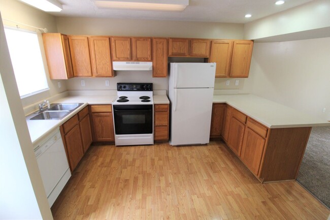 Building Photo - 2 br, 1.5 bath House - 4 Bakers Pointe