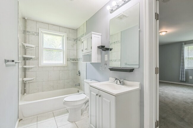 Building Photo - Pet Friendly Mid-Century Modern 4/Bedroom,...