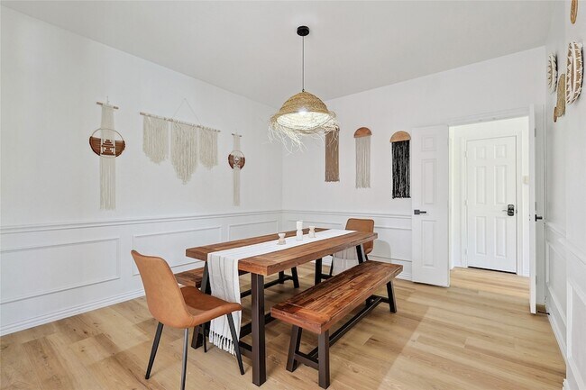 Building Photo - 5615 Teal Ct