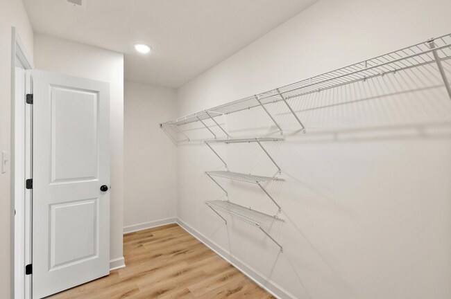 Building Photo - 6275 Clover Ct