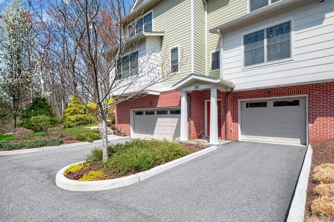 Building Photo - 280 Boulder Ridge Rd