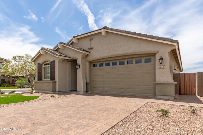 Building Photo - 34906 N Hawley Dr