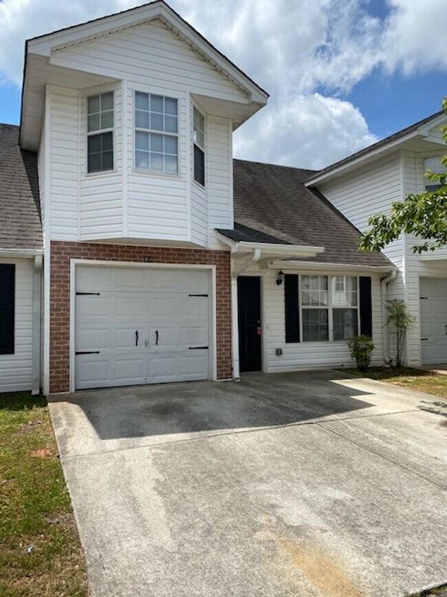 Building Photo - Cute Two Bedroom/1.5 Bath Close to Downtown Villa Rica