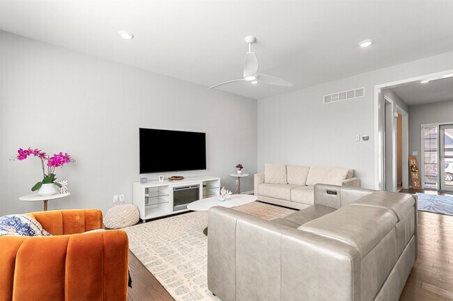 Building Photo - 2136 Wiltshire Dr