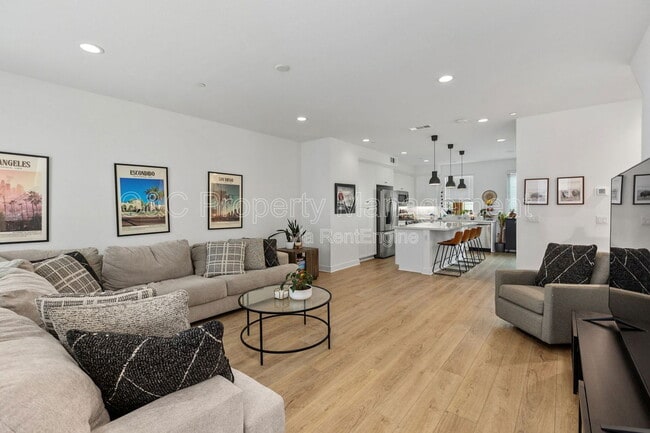 Building Photo - 2215 S Cordon Gln