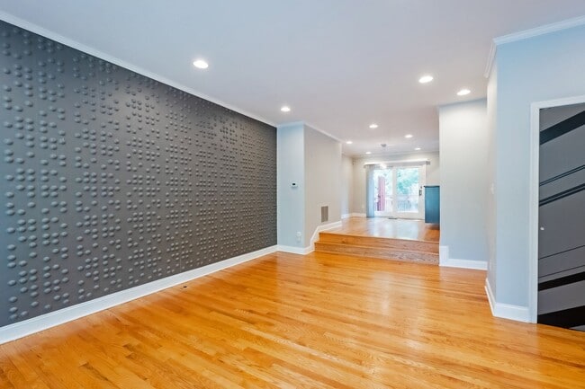 Building Photo - Great 3br 2.5 Bath Townhome in Rockville MD