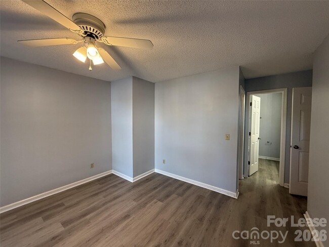 Building Photo - 726 Southwest Dr