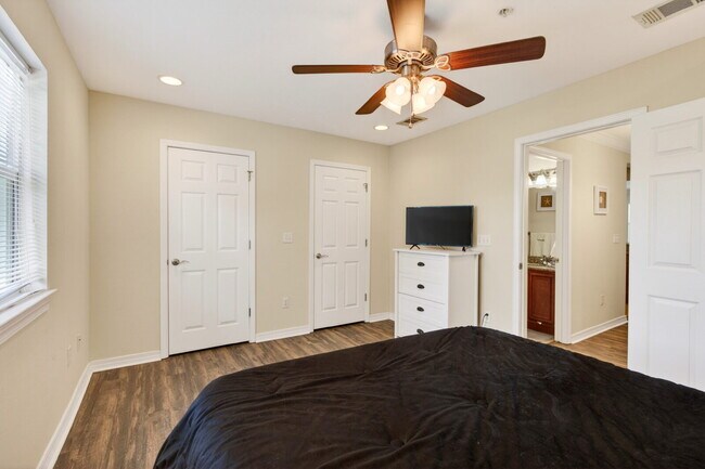 Building Photo - TDY Special! Furnished rental