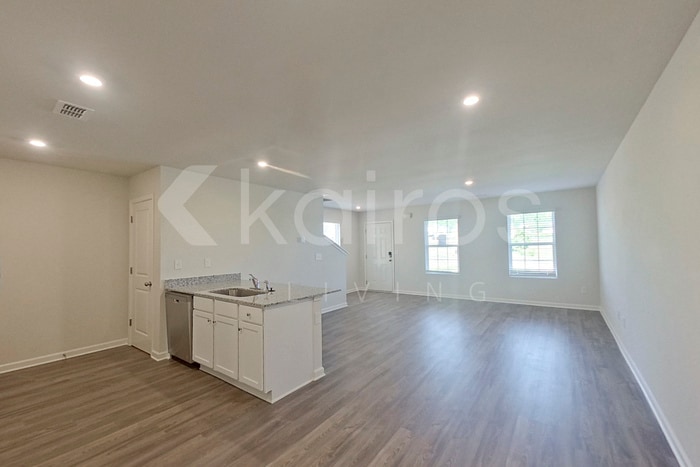 Building Photo - 446 Hawthorn Trail