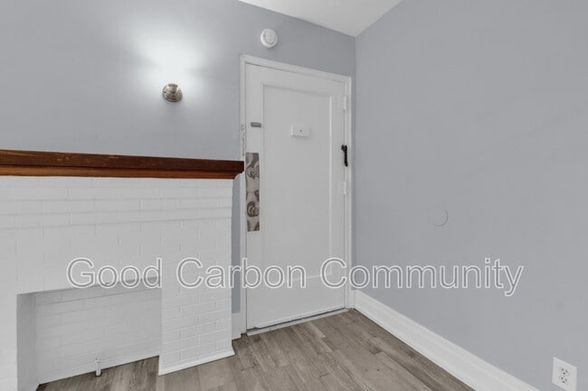 Building Photo - 12 E Depew Ave