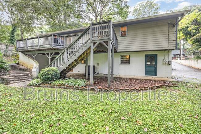 Building Photo - 229 Creekwood Dr