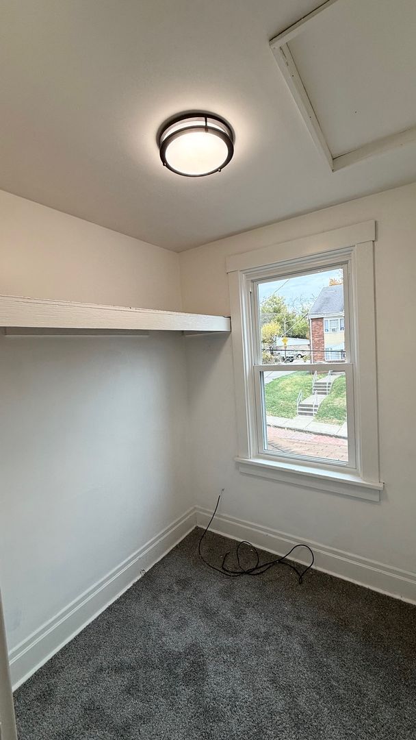 Building Photo - Newly Renovated 3 Bedroom in Arlington- New Kitchen and Bath with HUGE Backyard!!