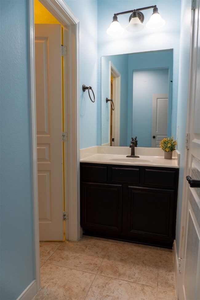 Building Photo - 25614 Somerset Meadows Ct