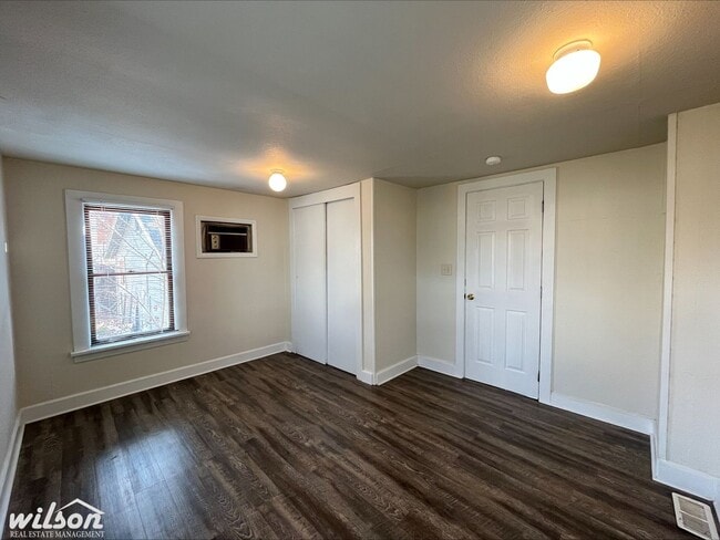 Building Photo - Bright & Spacious 3 bedroom, 1 bath Home for Rent!