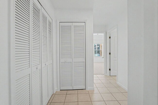 Building Photo - 20811 SW 81st Loop