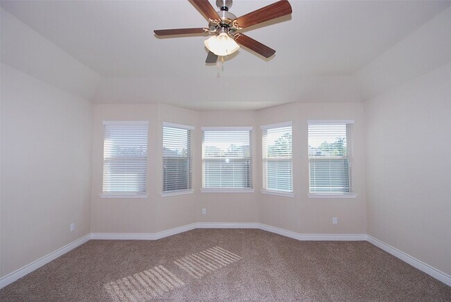 Building Photo - 5607 S Denham Ridge Ln