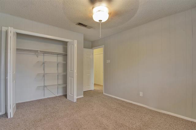 Building Photo - 2933 Country Pl Cir