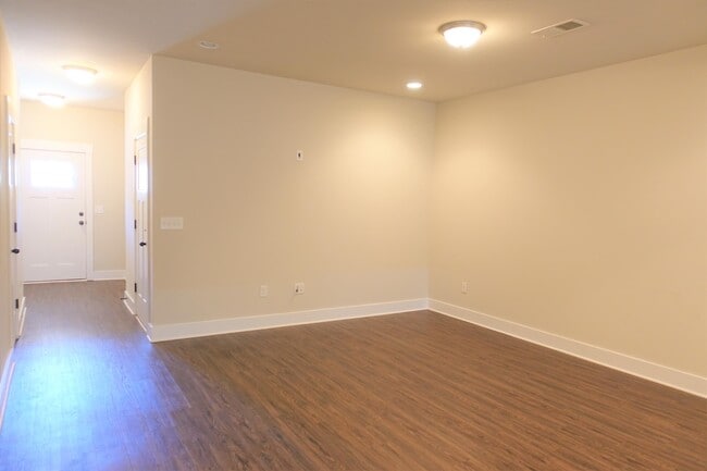 Building Photo - 17 Timber Oak Way