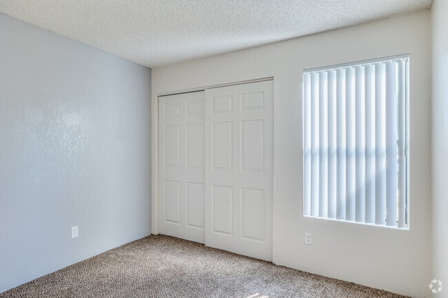 2BR, 2BA - 675SF - Regency Square