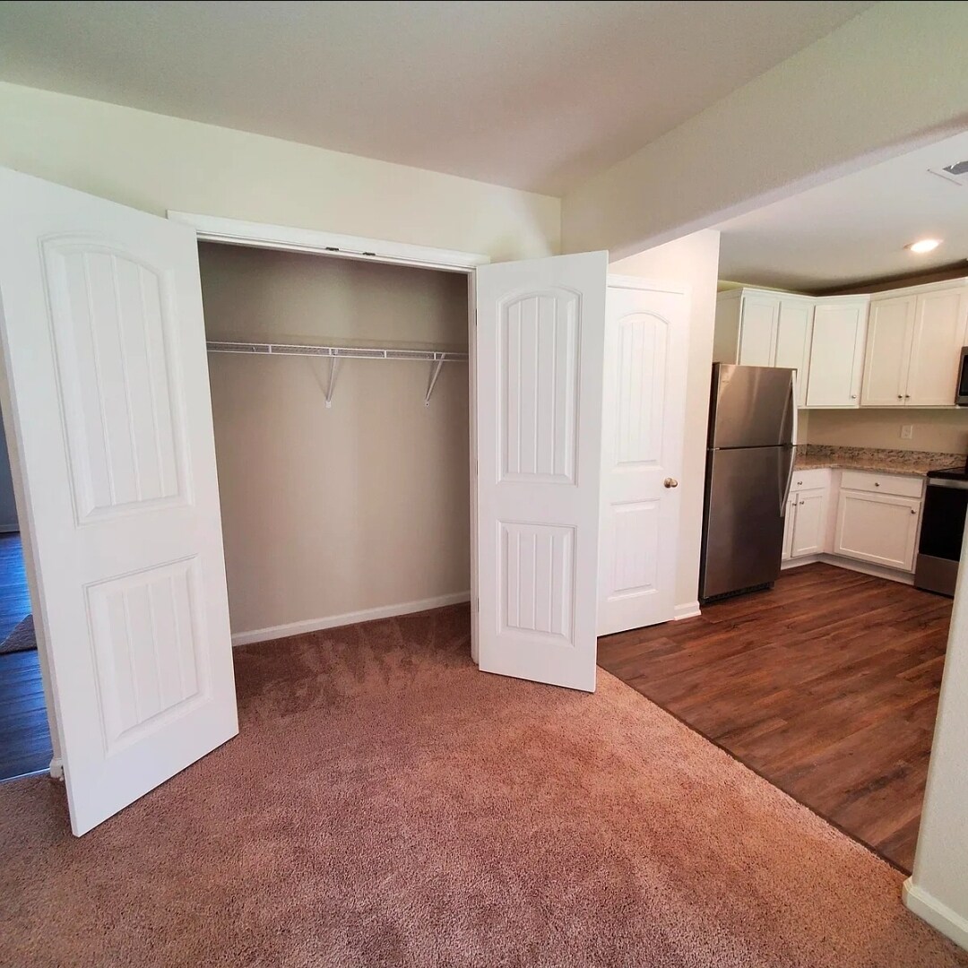 Building Photo - Room in House on Creedmore Hills Dr