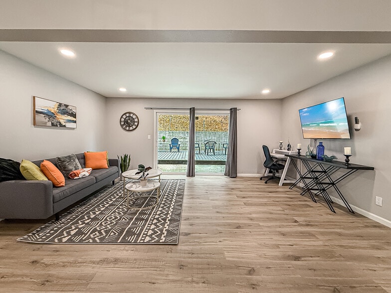 Building Photo - 717 Watson Ave