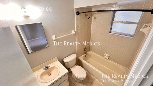 Building Photo - 12347 Antonio Cir