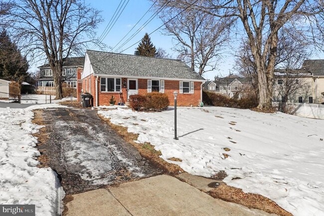 Building Photo - 1828 Olmstead Dr