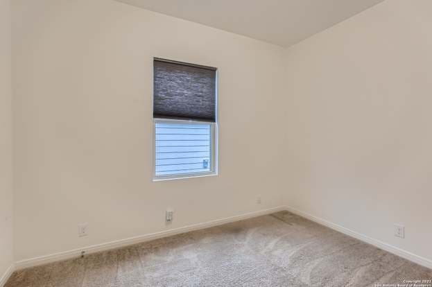 Building Photo - 4950 Hallies Gdn