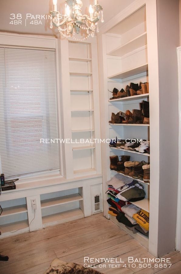 Building Photo - 38 Parkin St