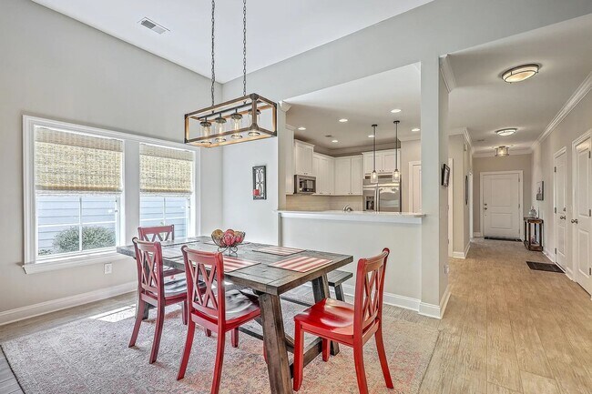 Building Photo - 4 Bedroom 3.5 Bath House in St. Johns Lake - Johns Island