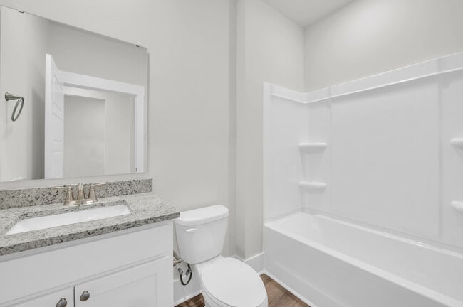 Building Photo - 514 Silky Oak Dr SE