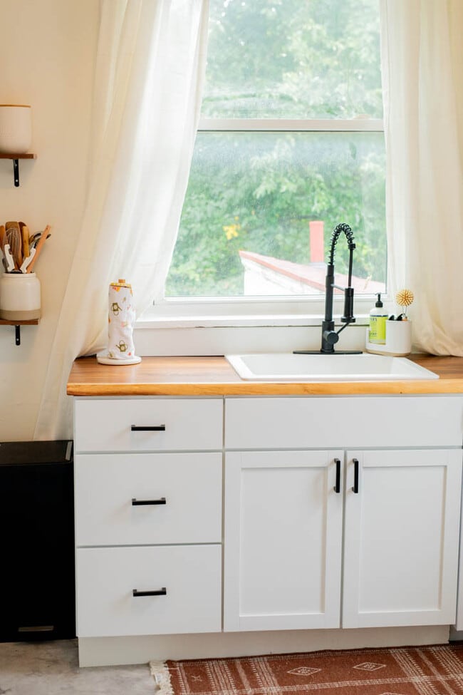 Building Photo - 1628 De Sales Ln