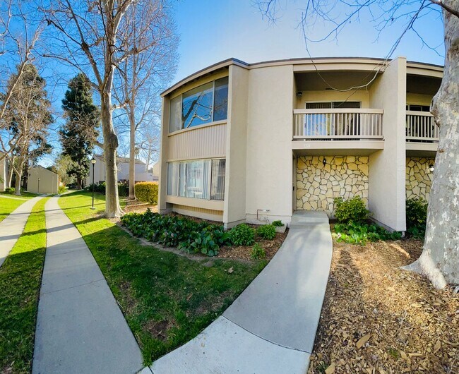 Building Photo - Renovated 3-bedroom townhouse in Todd Ranch with garage and spacious yard