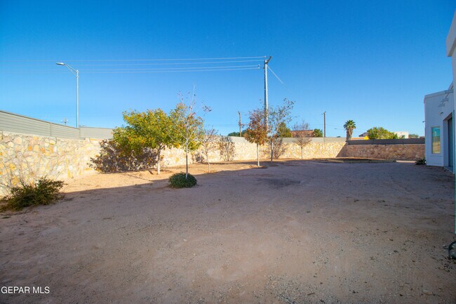 Building Photo - 864 Lemington St