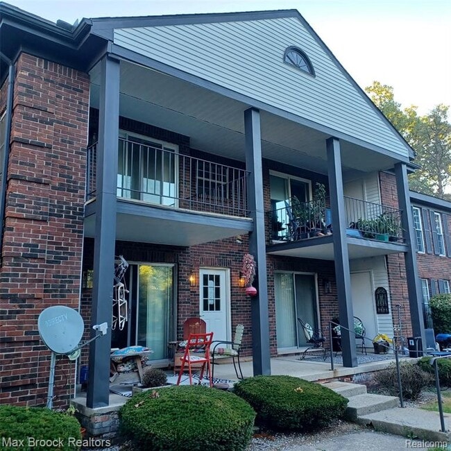 Building Photo - 31045 Pheasant Run St