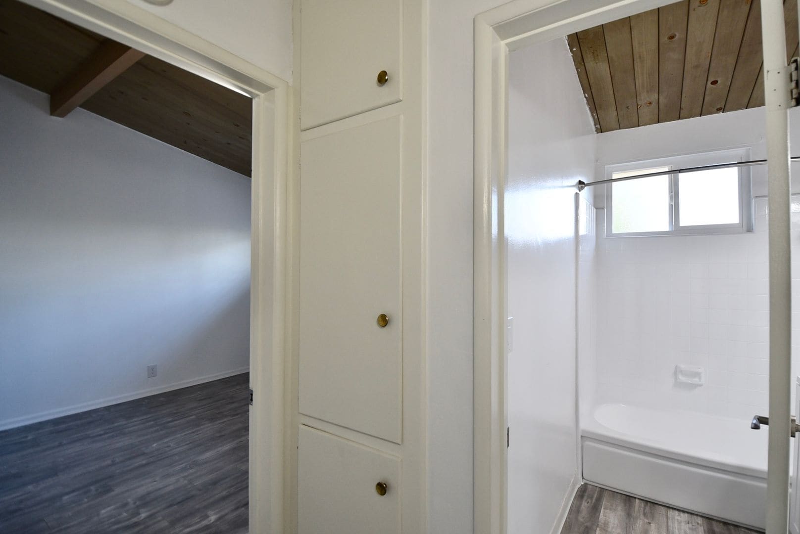 Building Photo - 121 W Arrellaga St