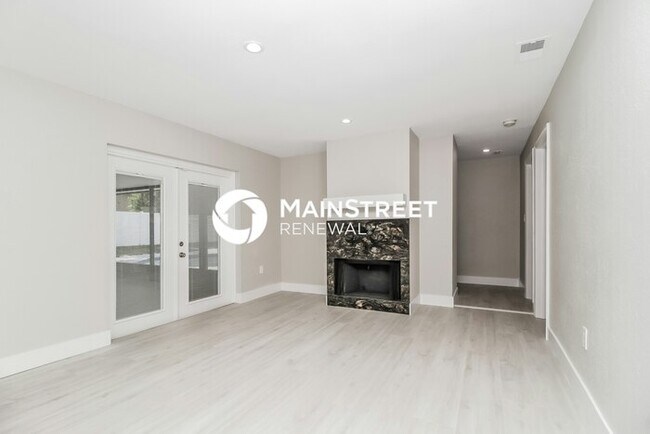 Building Photo - 3 Bedroom Pet-Friendly Home in LONGWOOD, FL with Main Street Renewal