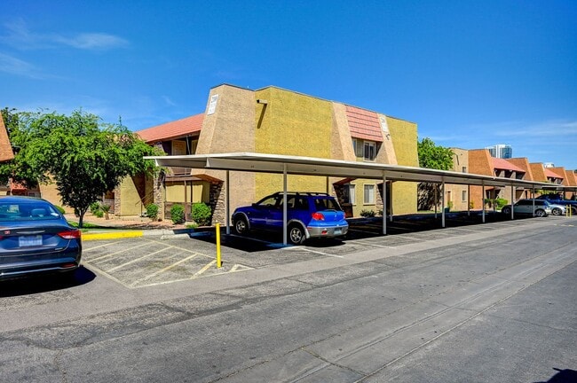 Building Photo - GATED COMMUNITY CONDO WITH BRAND NEW UPGRADES THROUGHOUT