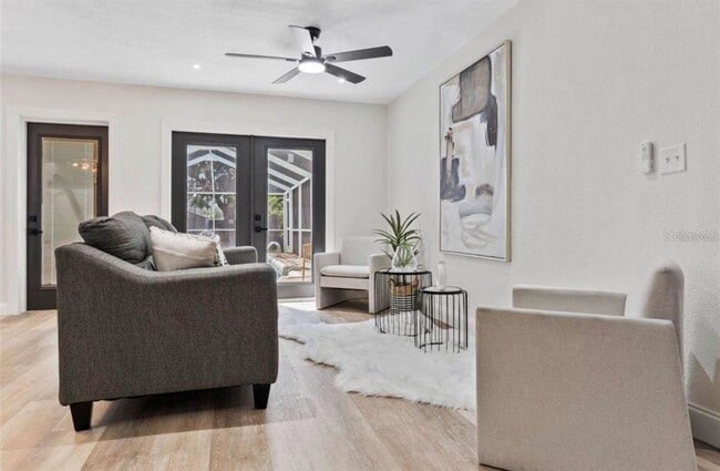 Building Photo - 4412 W Pearl Ave