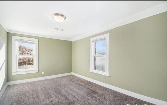 Building Photo - 778 Eleanor St NE