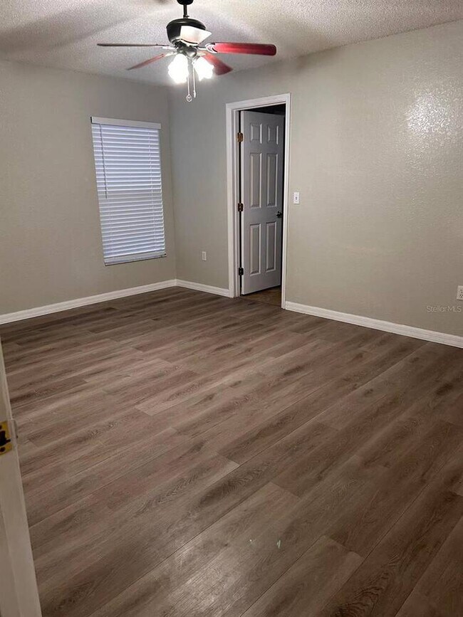 Building Photo - 669 Sierra Cir